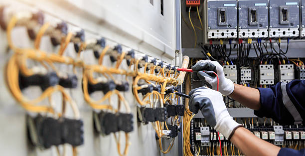 Professional Electrician technician working in Pheasant Run, OH